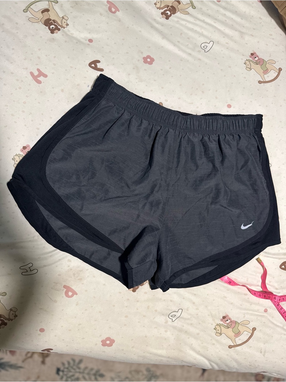 Nike dri-fit Women's Black graphite Athletic Shorts L